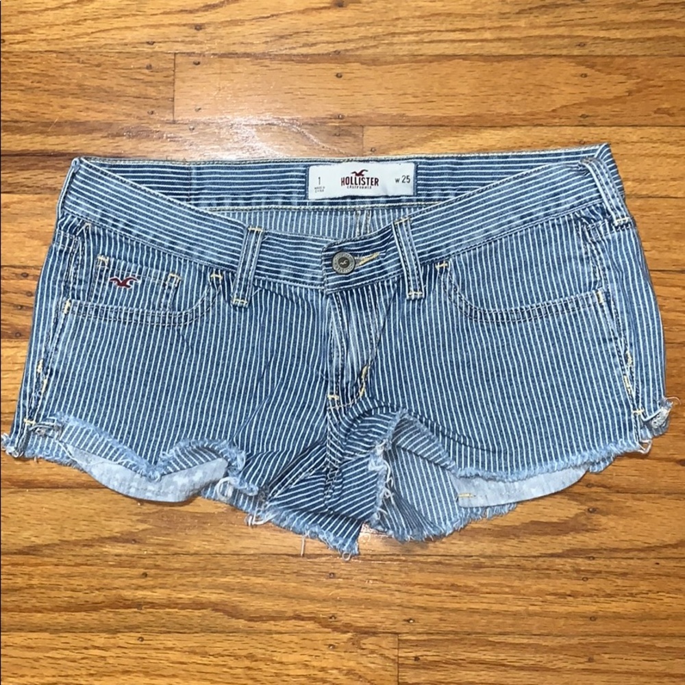 Blue striped low waisted Hollister short-shorts